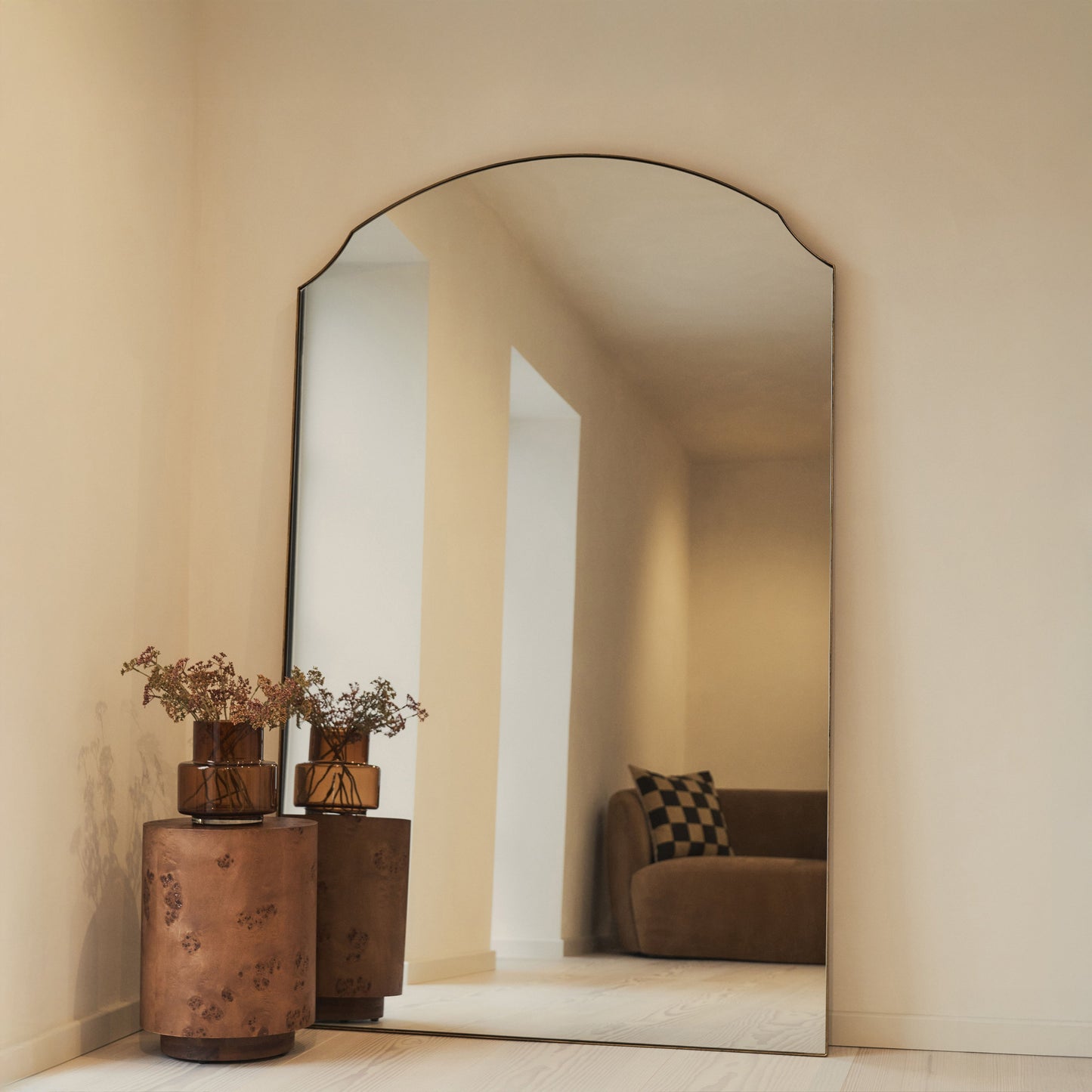 Isla - Specchio ad Arco in Metallo Dorato a Figura Intera Grande 190cm x 120cm
