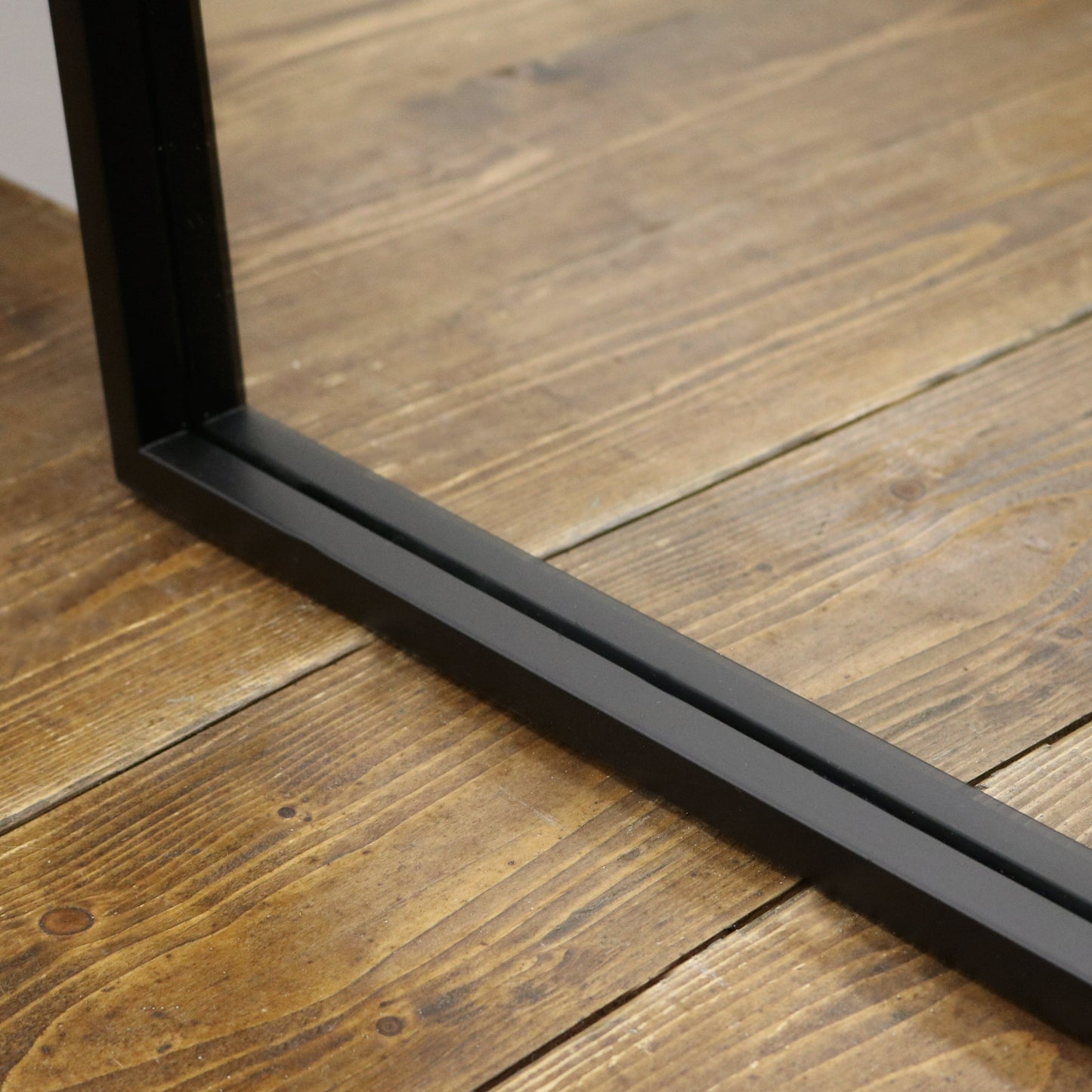Islington - Specchio Industriale in Metallo Nero a Figura Intera 170cm x 80cm
