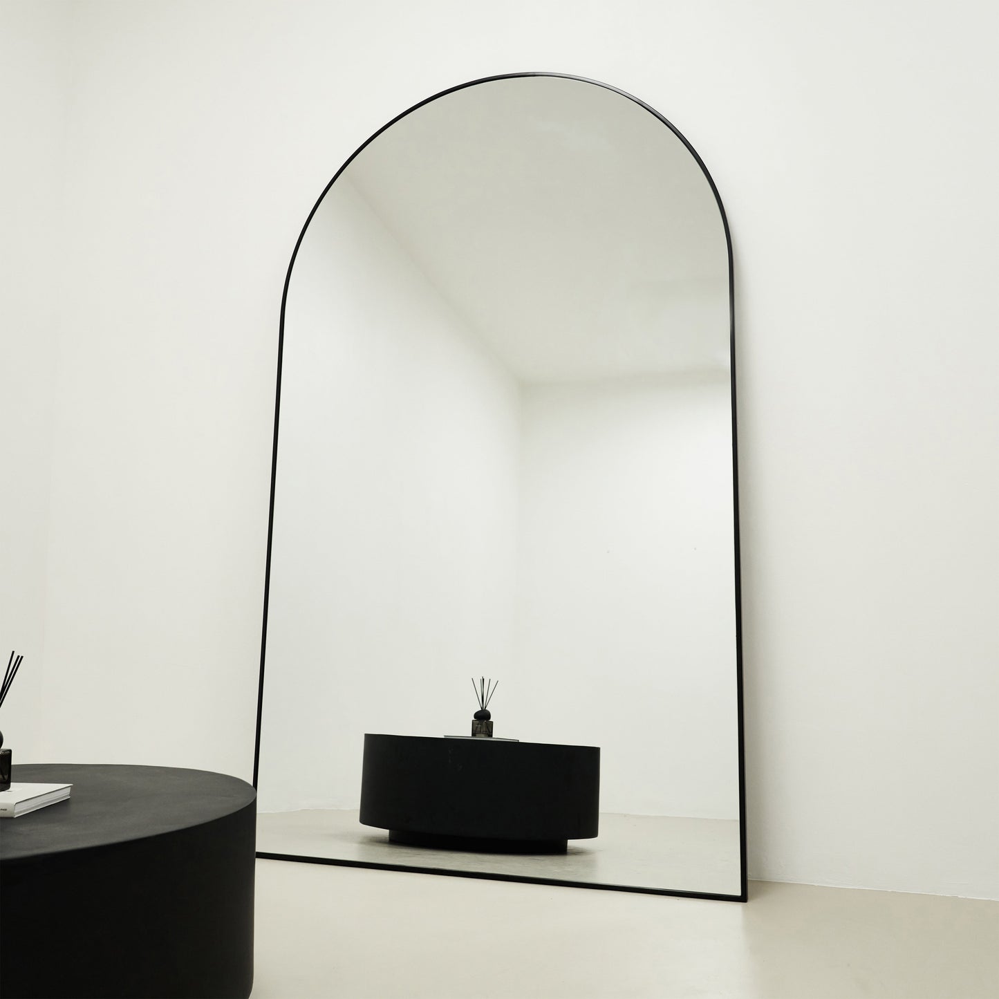 Liberty - Specchio ad Arco in Metallo Nero a Figura Intera 200cm x 120cm