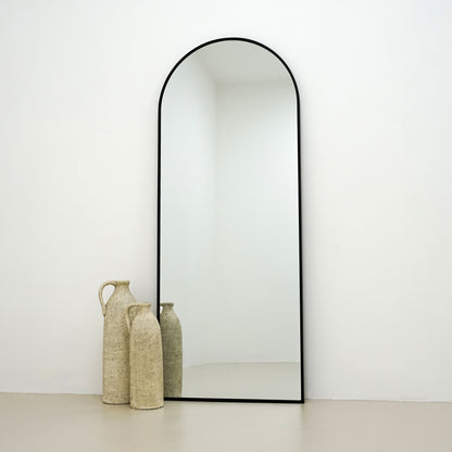 Liberty - Specchio in Metallo ad Arco Nero a Figura Intera 160cm x 60cm