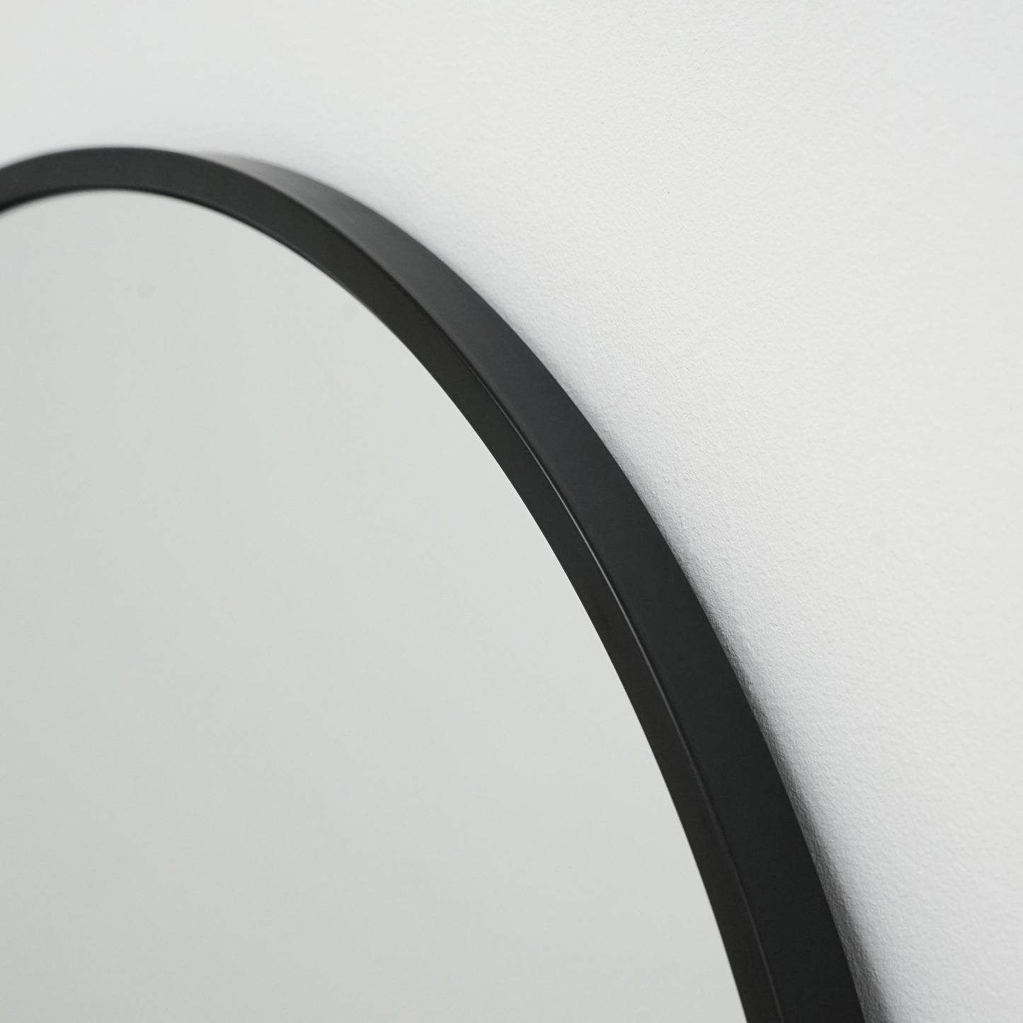 Liberty - Specchio in Metallo ad Arco Nero a Figura Intera 160cm x 60cm