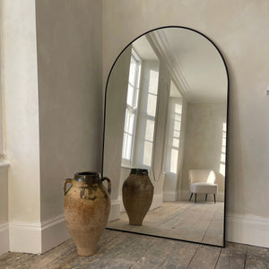 Liberty - Specchio ad Arco in Metallo Nero a Figura Intera 180cm x 110cm