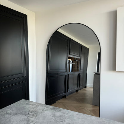 Liberty - Specchio ad Arco in Metallo Nero a Figura Intera 200cm x 120cm