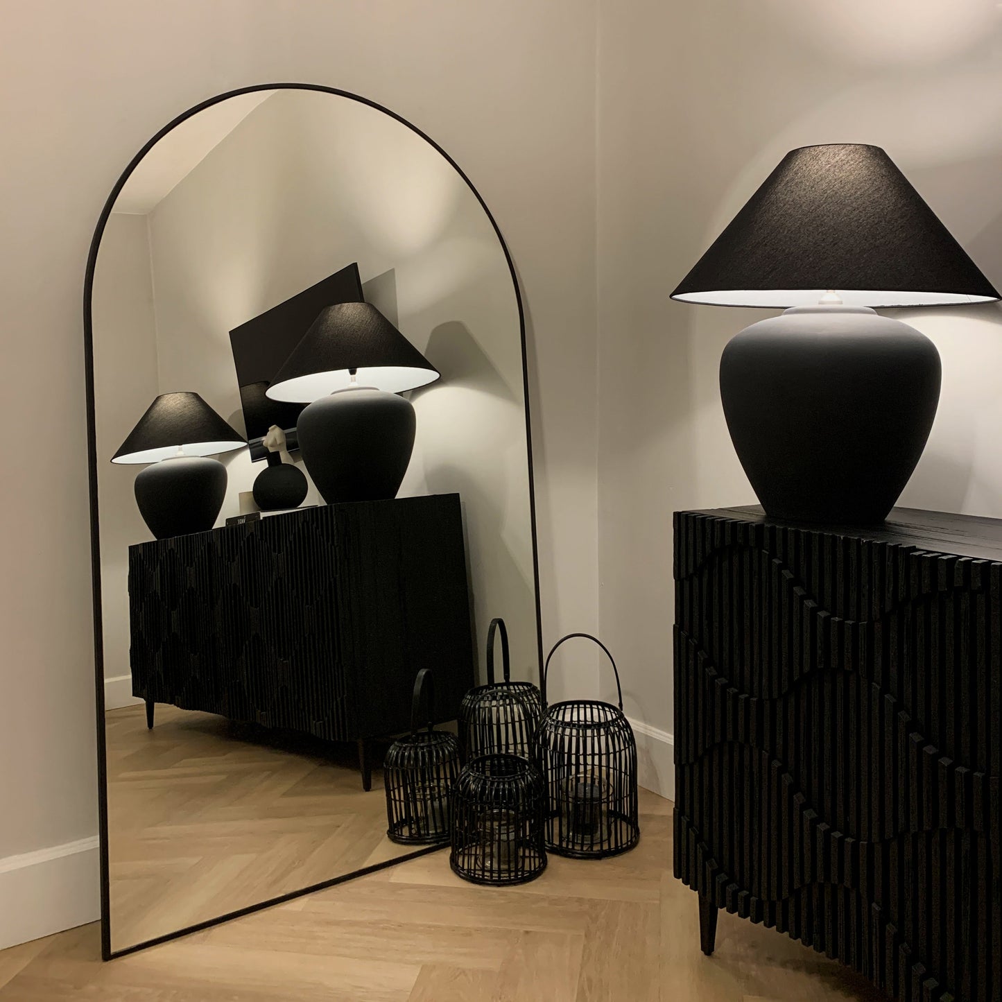 Liberty - Specchio ad Arco in Metallo Nero a Figura Intera 180cm x 110cm
