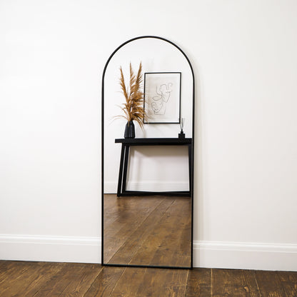 Liberty - Specchio in Metallo ad Arco Nero a Figura Intera 160cm x 60cm
