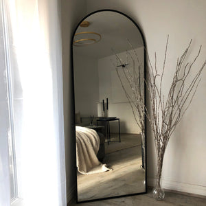 Liberty - Specchio in Metallo ad Arco Nero a Figura Intera 160cm x 60cm