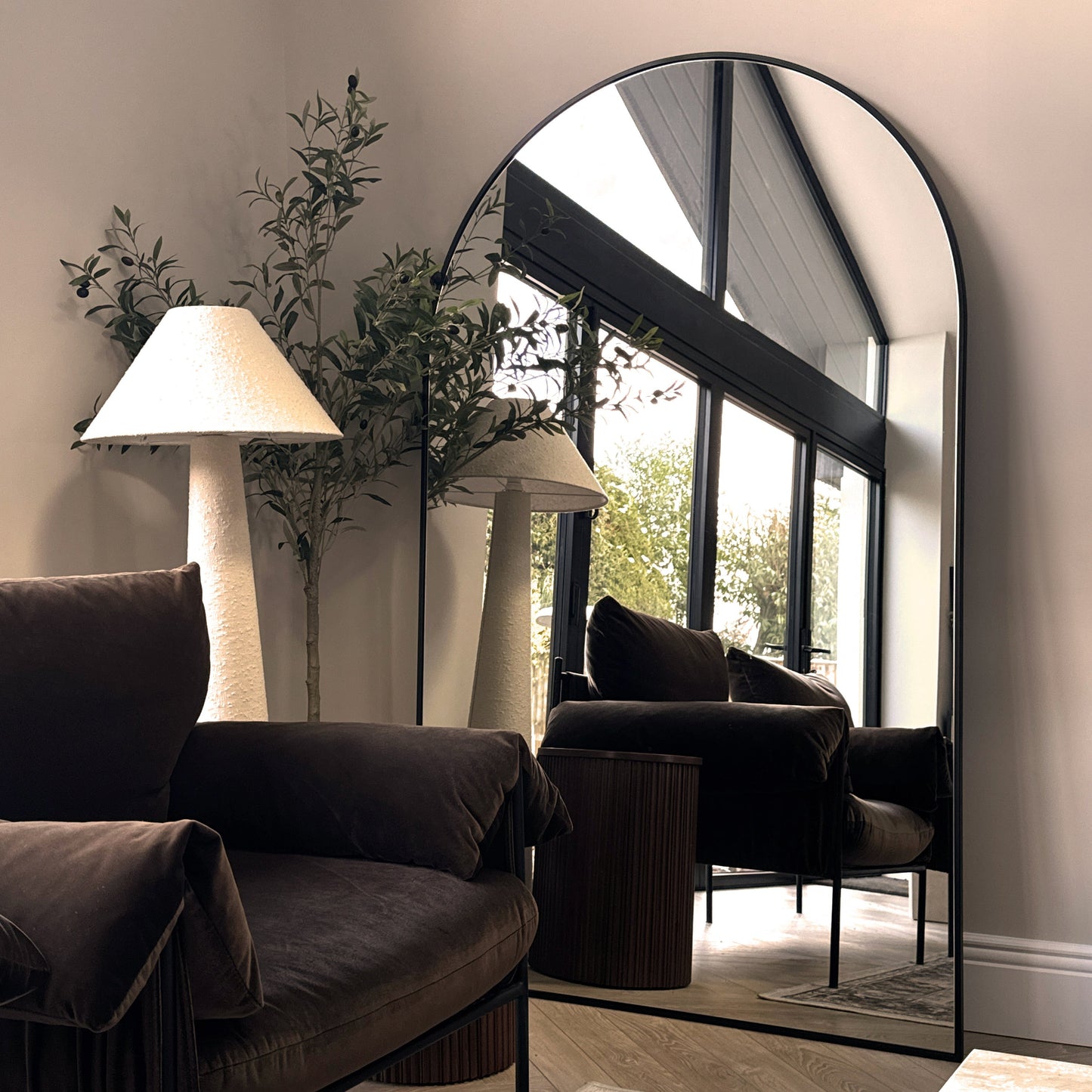 Liberty - Specchio ad Arco in Metallo Nero a Figura Intera 180cm x 110cm