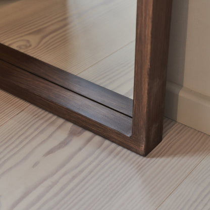 Lilia - Specchio ad Arco in Legno Scuro a Figura Intera 170cm x 80cm