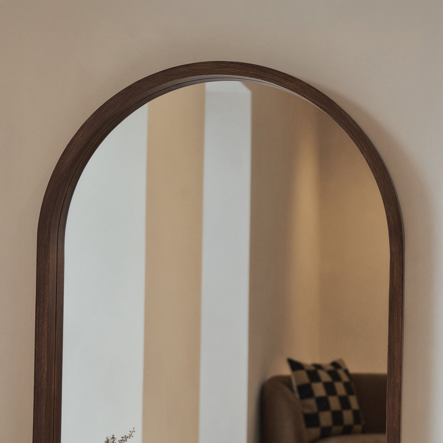 Lilia - Specchio ad Arco in Legno Scuro a Figura Intera 170cm x 80cm