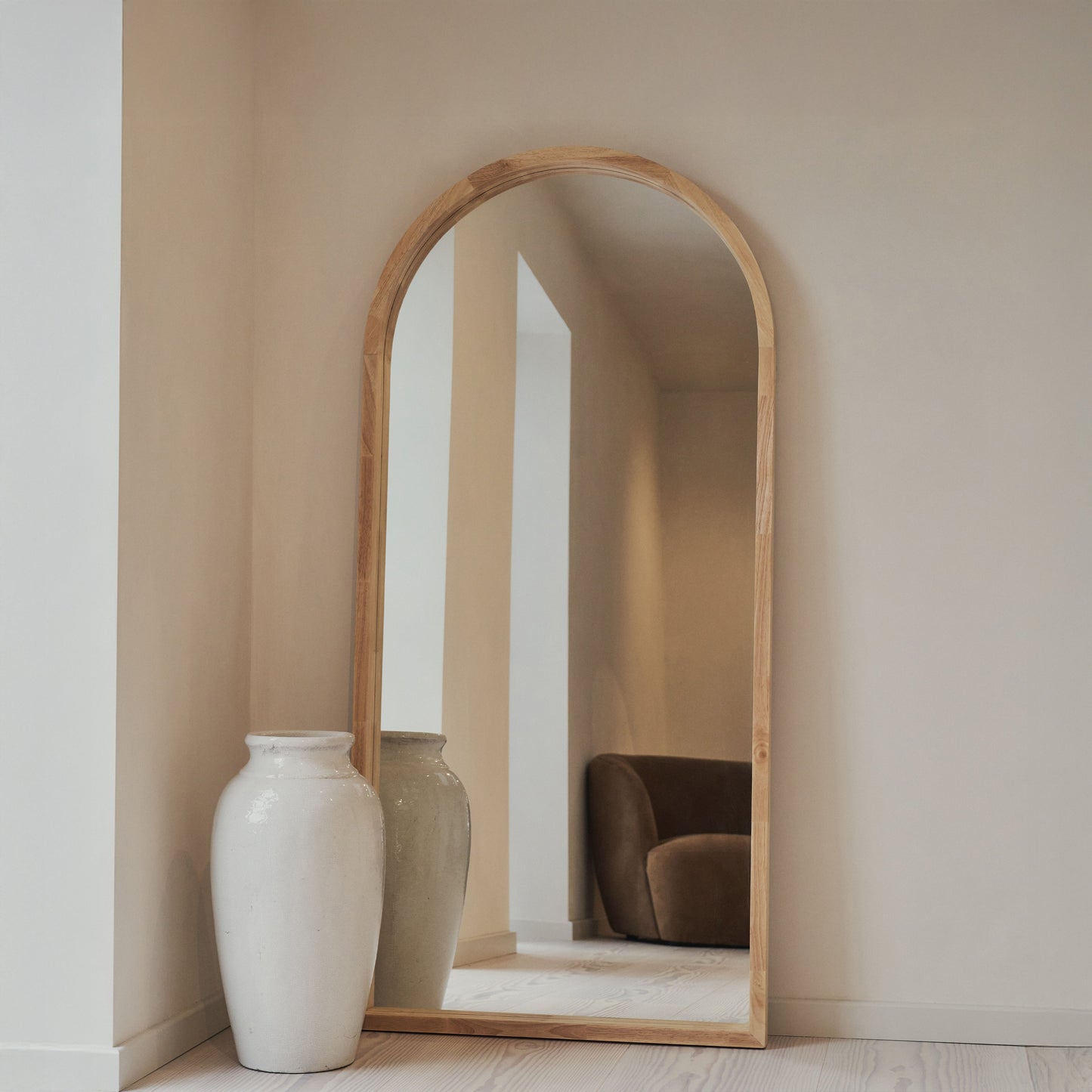 Lilia - Specchio Arcuato in Legno Chiaro a Figura Intera 170cm x 80cm