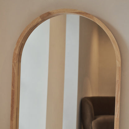 Lilia - Specchio Arcuato in Legno Chiaro a Figura Intera 170cm x 80cm