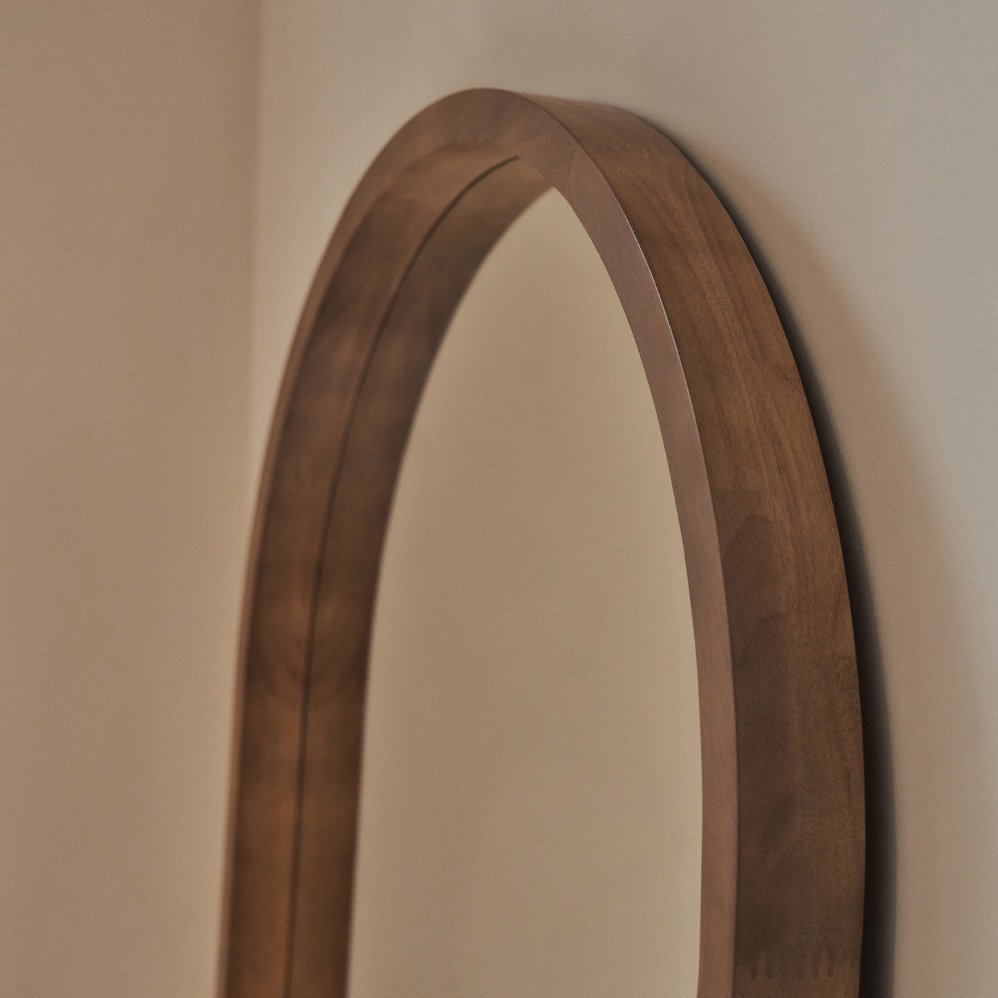Lilia - Specchio ad Arco Full Length in Legno Caldo 170cm x 80cm