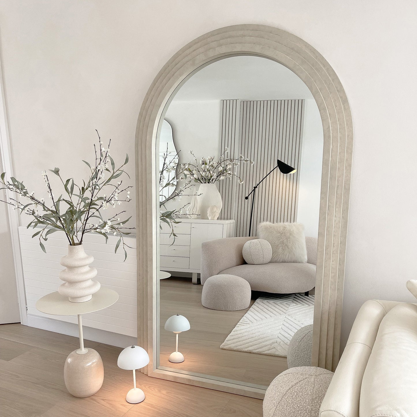 Luciana - Specchio ad Arco in Cemento a Figura Intera 180cm x 110cm