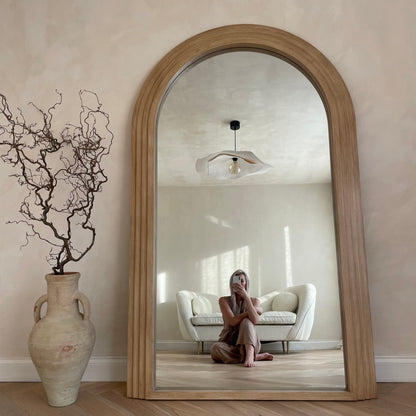 Luciana - Specchio ad Arco in Legno Lavato a Figura Intera 180cm x 110cm