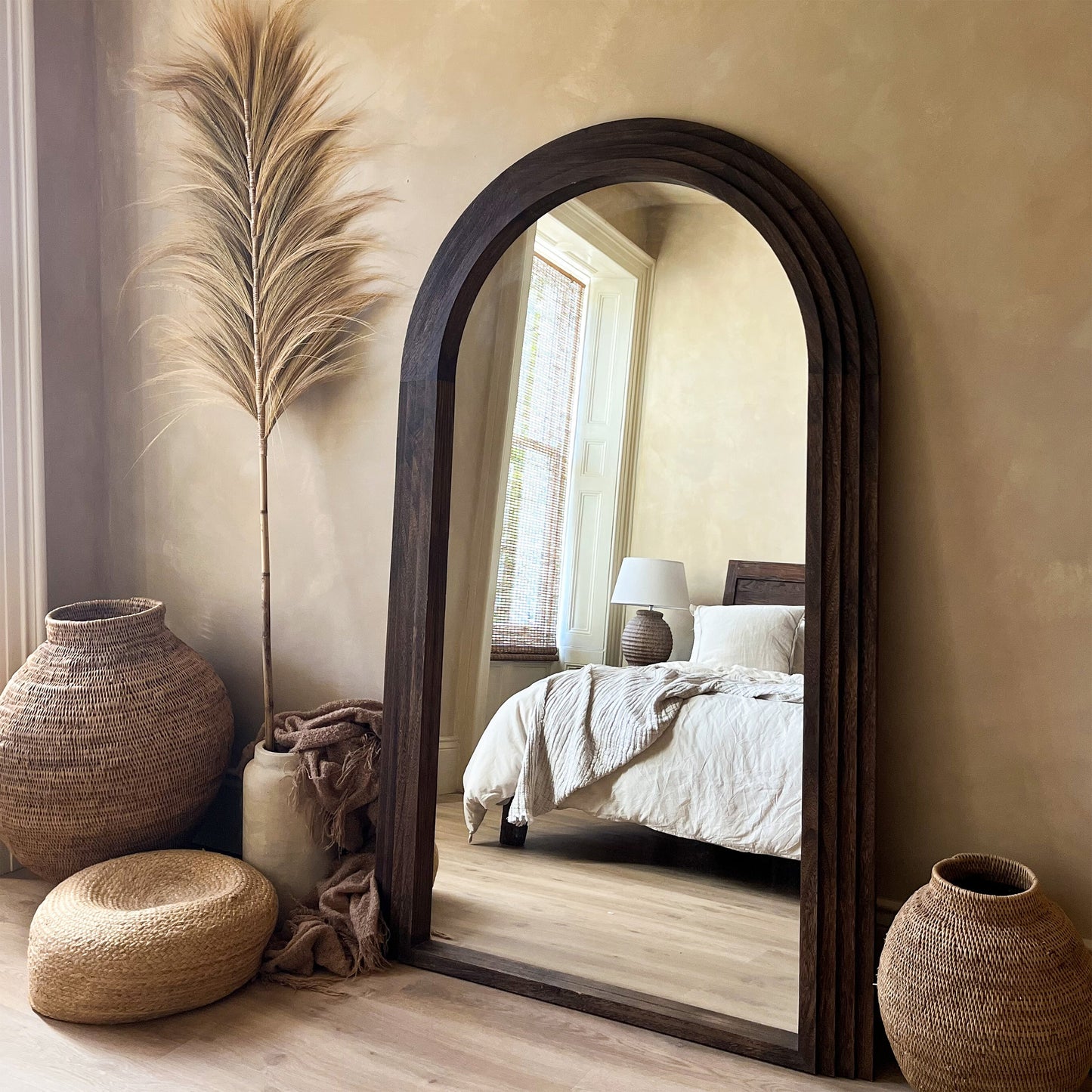 Luciana - Specchio in Legno Bruciato ad Arco Figura Intera 180cm x 110cm