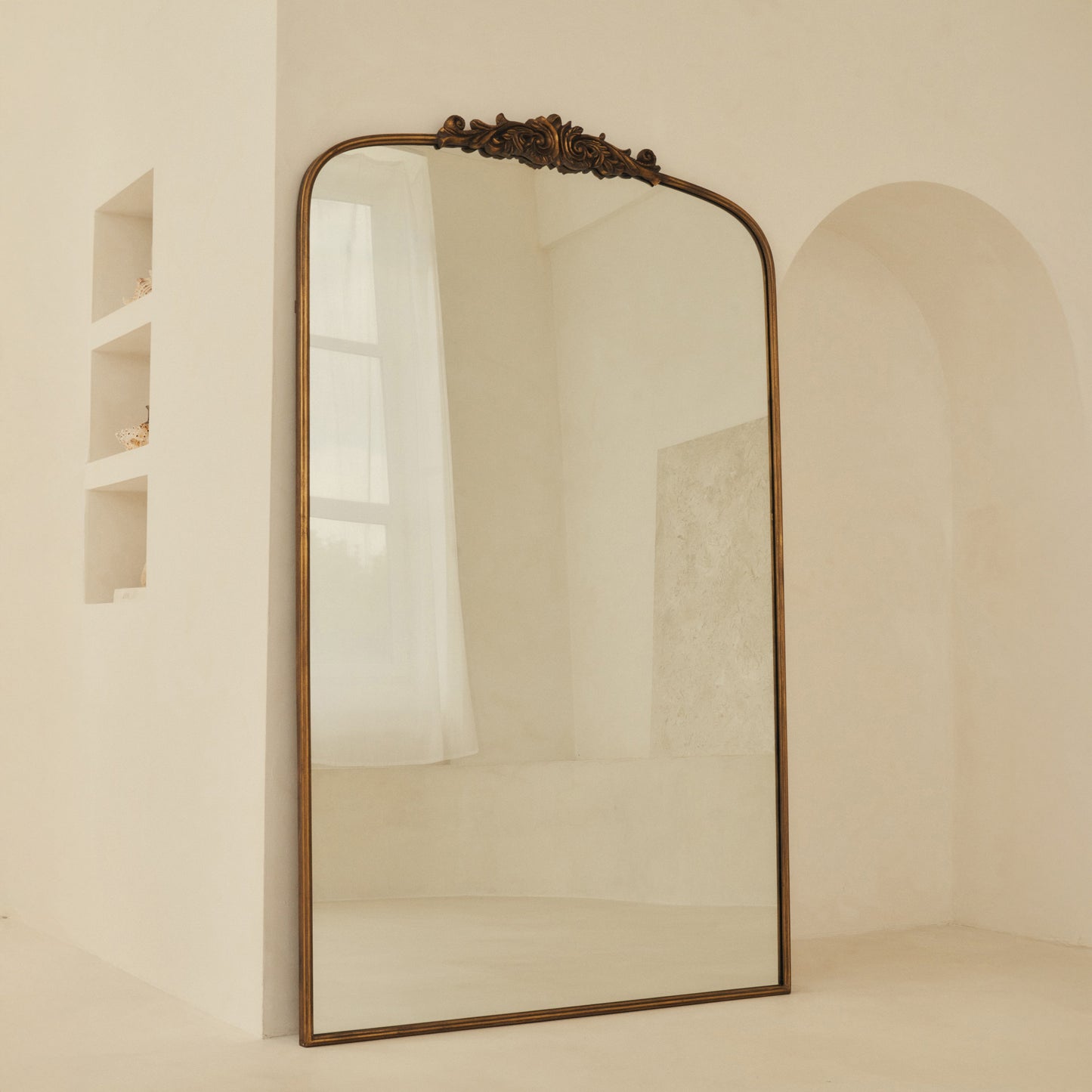 Amelia - Specchio ad Arco in Metallo Oro a Figura Intera 200cm x 120cm