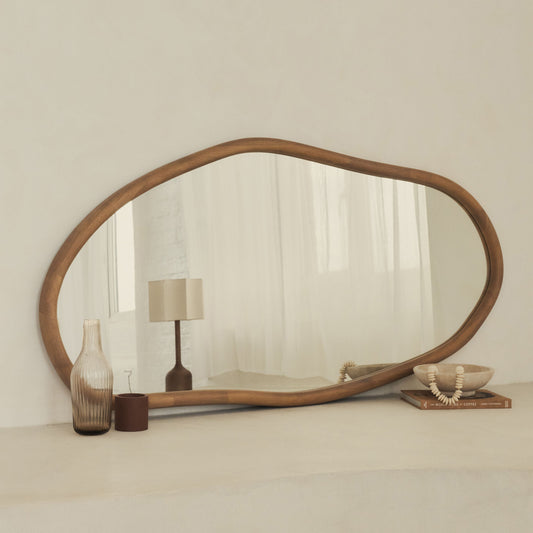 Aaliyah - Specchio da Parete Irregolare in Legno Caldo 150cm x 75cm