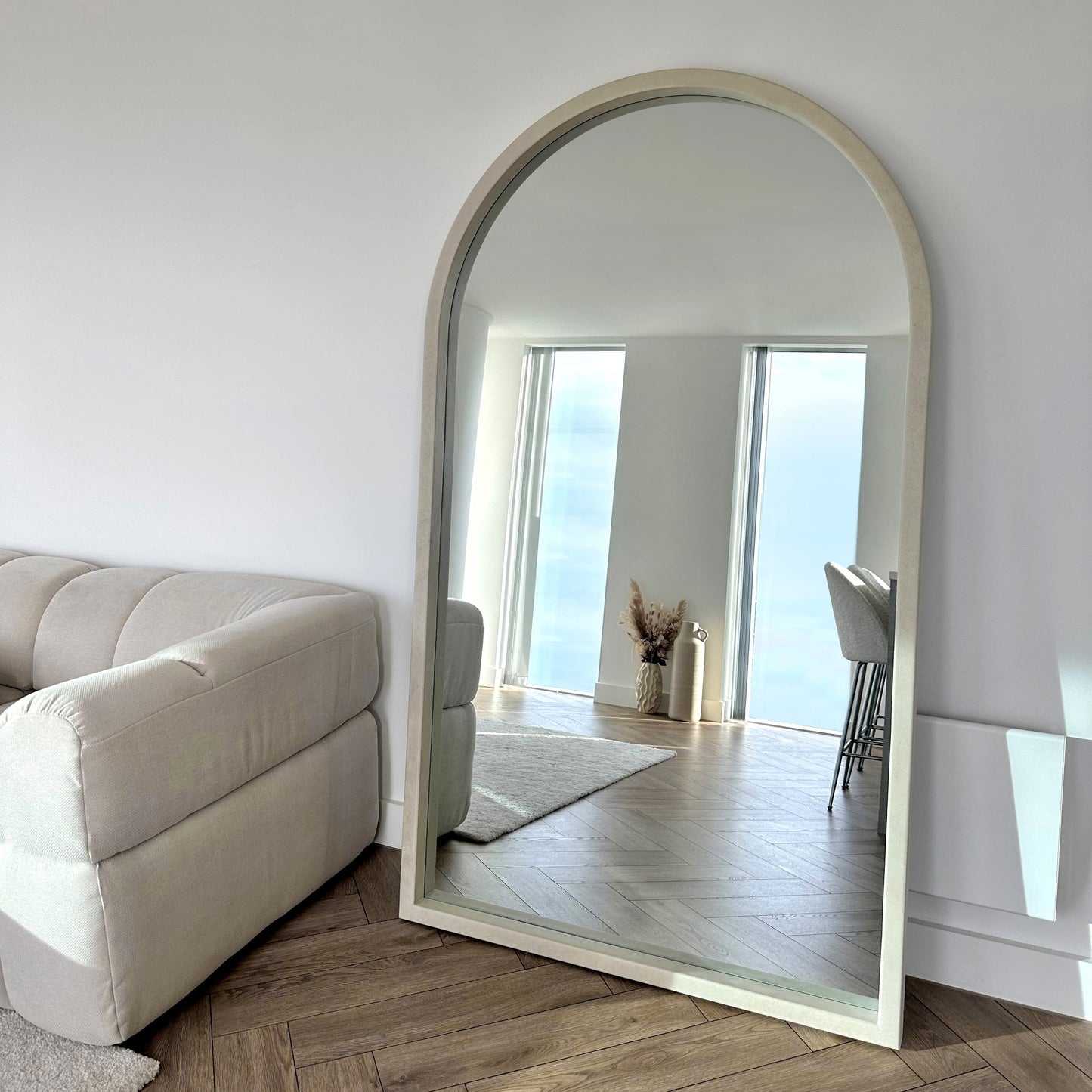 Tamara - Specchio ad Arco in Cemento Grande a Figura Intera 190cm x 110cm