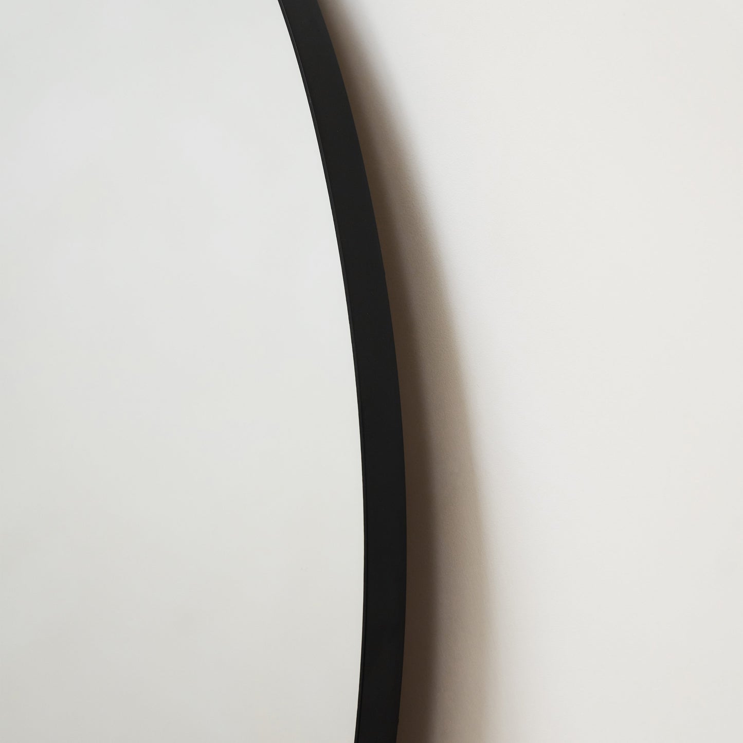 Theo - Specchio da Parete Grande Rotondo in Metallo Nero 120cm x 120cm