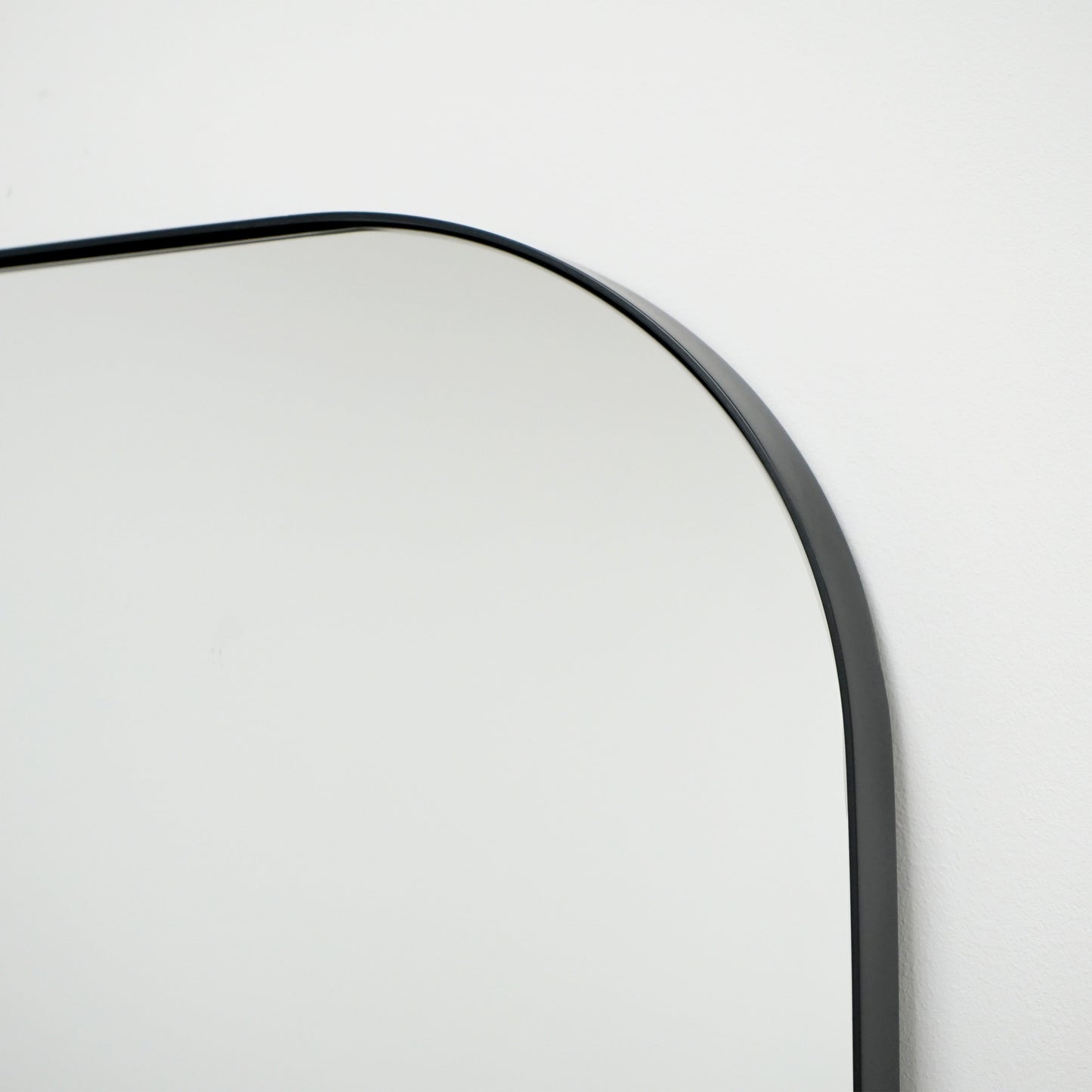 Theo - Specchio Grande in Metallo Curvo Nero Intero 200cm x 120cm