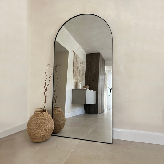 Theo - Specchio Grande in Metallo ad Arco a Figura Intera Nero 180cm x 90cm
