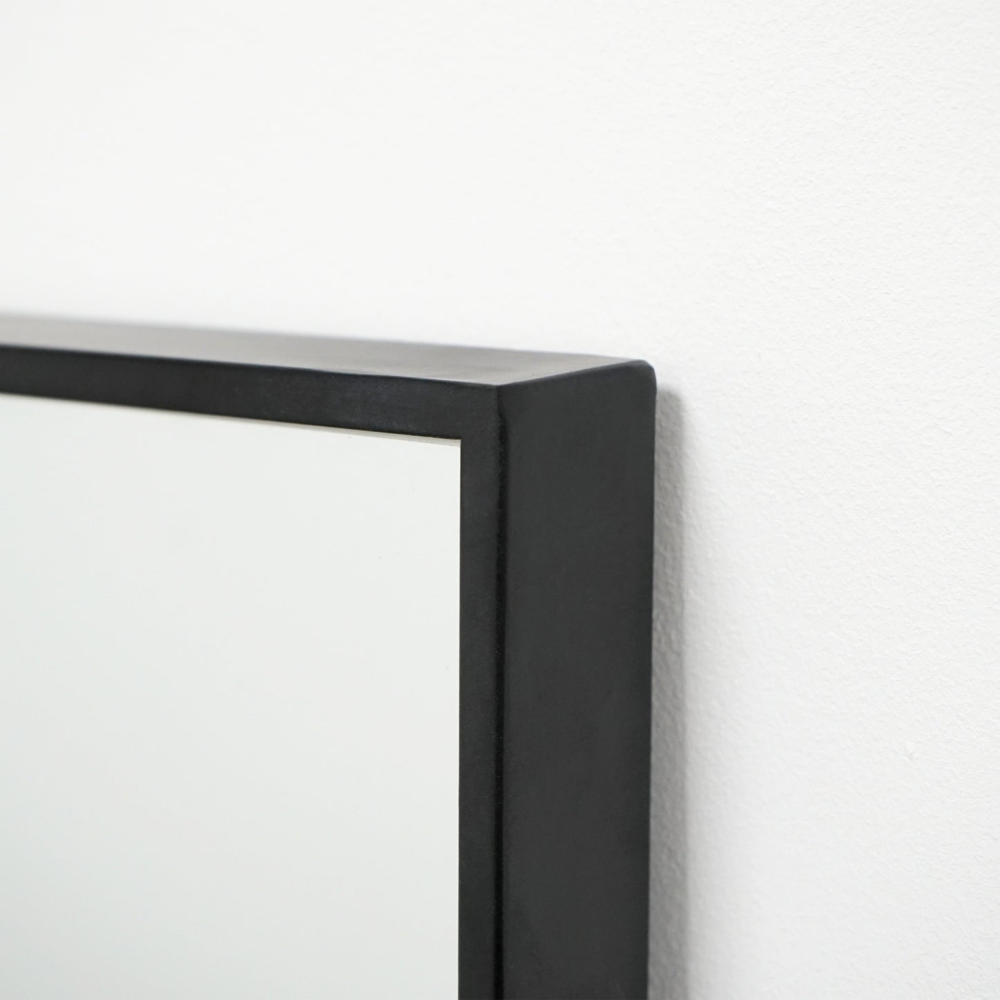 Theo - Specchio Grande in Metallo Nero a Figura Intera 190cm x 120cm