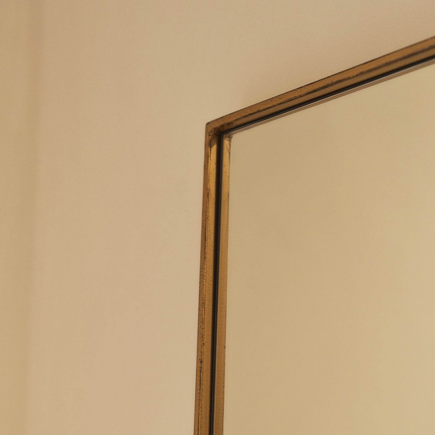 Theo - Specchio Rettangolare Grande in Metallo Dorato a Figura Intera 190cm x 120cm