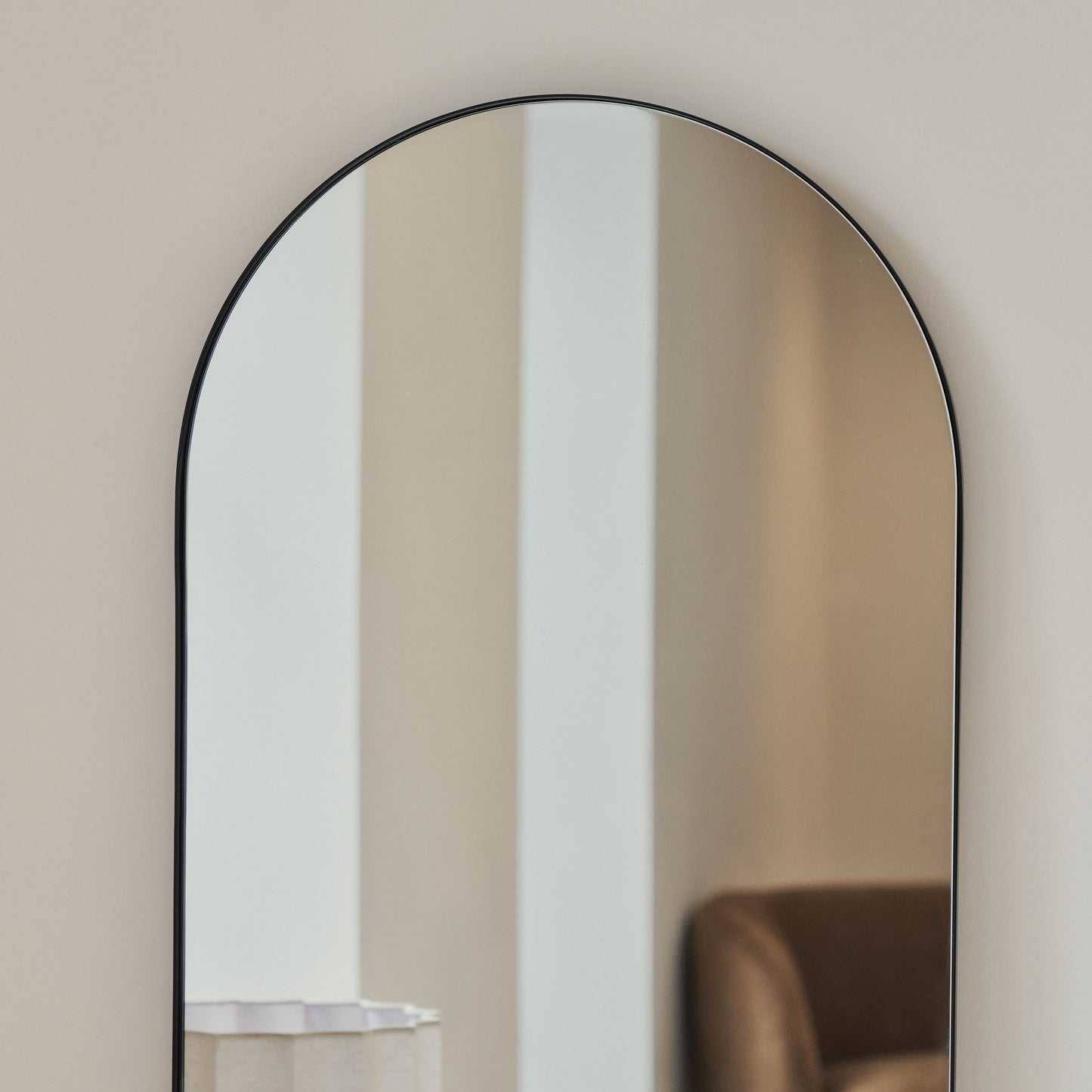Theo - Specchio Grande ad Arco in Metallo Nero a Figura Intera 160cm x 50cm