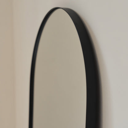 Theo - Specchio Grande ad Arco in Metallo Nero a Figura Intera 160cm x 50cm