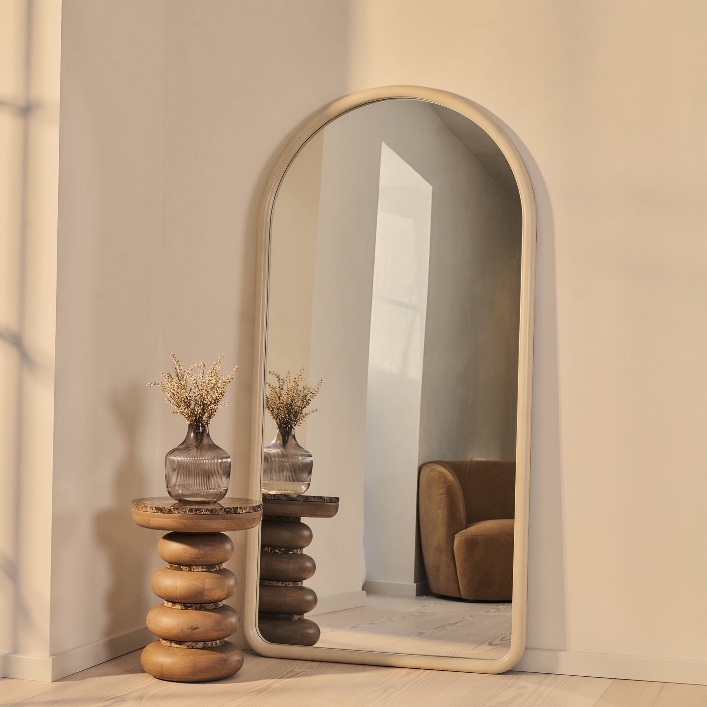 Amora - Specchio Grande ad Arco in Cemento a Figura Intera 180cm x 90cm