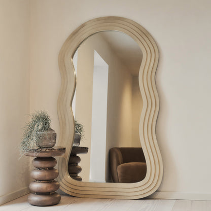 Luciana - Specchio Grande a Onde in Cemento a Figura Intera 180cm x 105cm