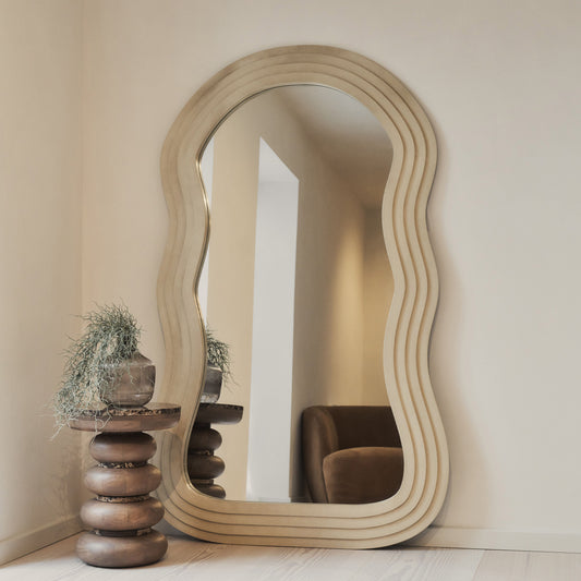 Luciana - Specchio Grande a Onde in Cemento a Figura Intera 180cm x 105cm