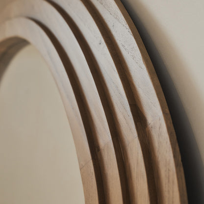 Luciana - Specchio Grande a Figura Intera con Cornice Ondulata in Legno Caldo 180cm x 105cm