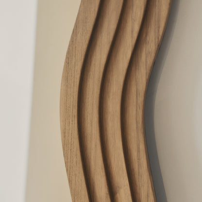 Luciana - Specchio Grande a Figura Intera con Cornice Ondulata in Legno Caldo 180cm x 105cm