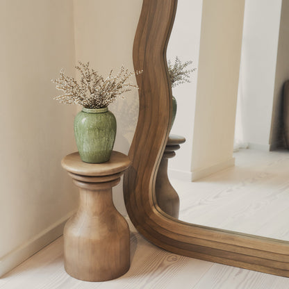 Luciana - Specchio Grande a Figura Intera con Cornice Ondulata in Legno Caldo 180cm x 105cm