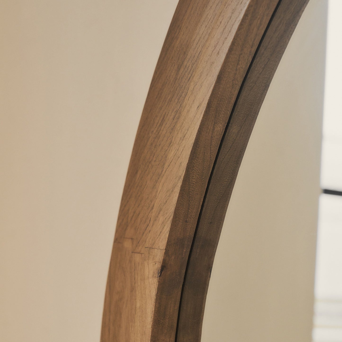 Luciana - Specchio Grande Irregolare in Legno Caldo a Figura Intera 200cm x 120cm