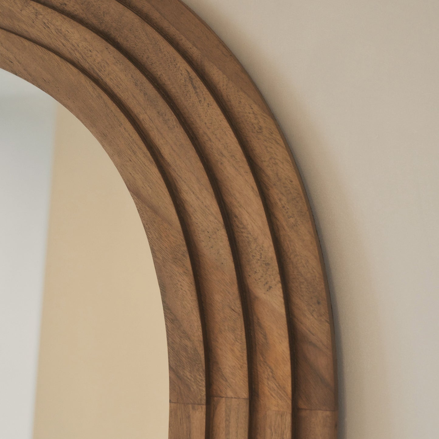 Luciana - Specchio Grande Irregolare in Legno Caldo a Figura Intera 200cm x 120cm