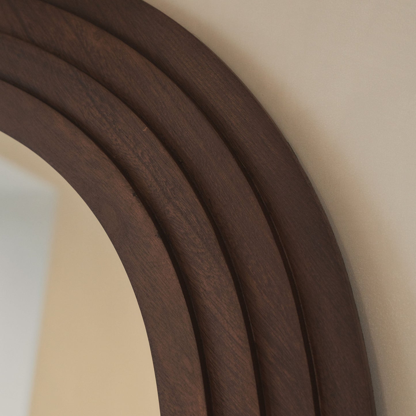 Luciana - Specchio Grande a Figura Intera Irregolare in Legno Scuro 200cm x 120cm