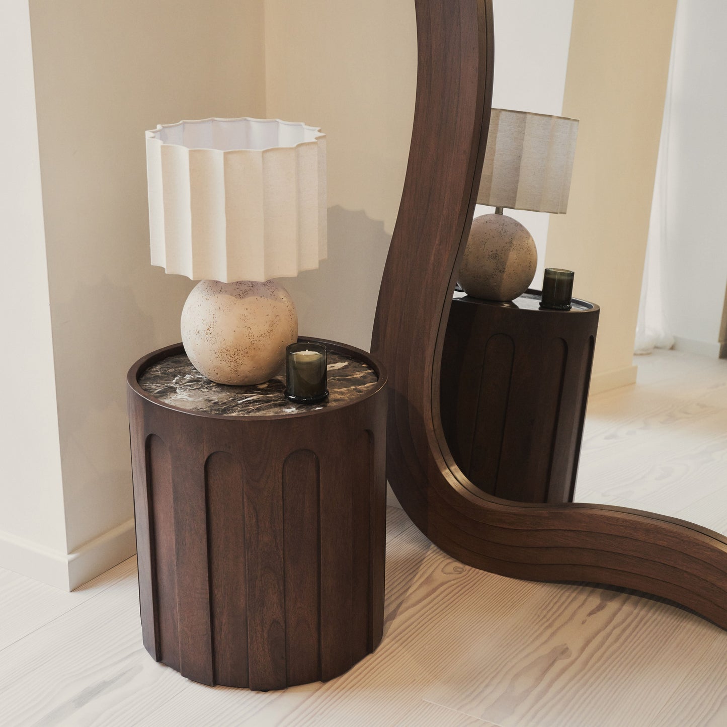 Luciana - Specchio Grande a Figura Intera Irregolare in Legno Scuro 200cm x 120cm