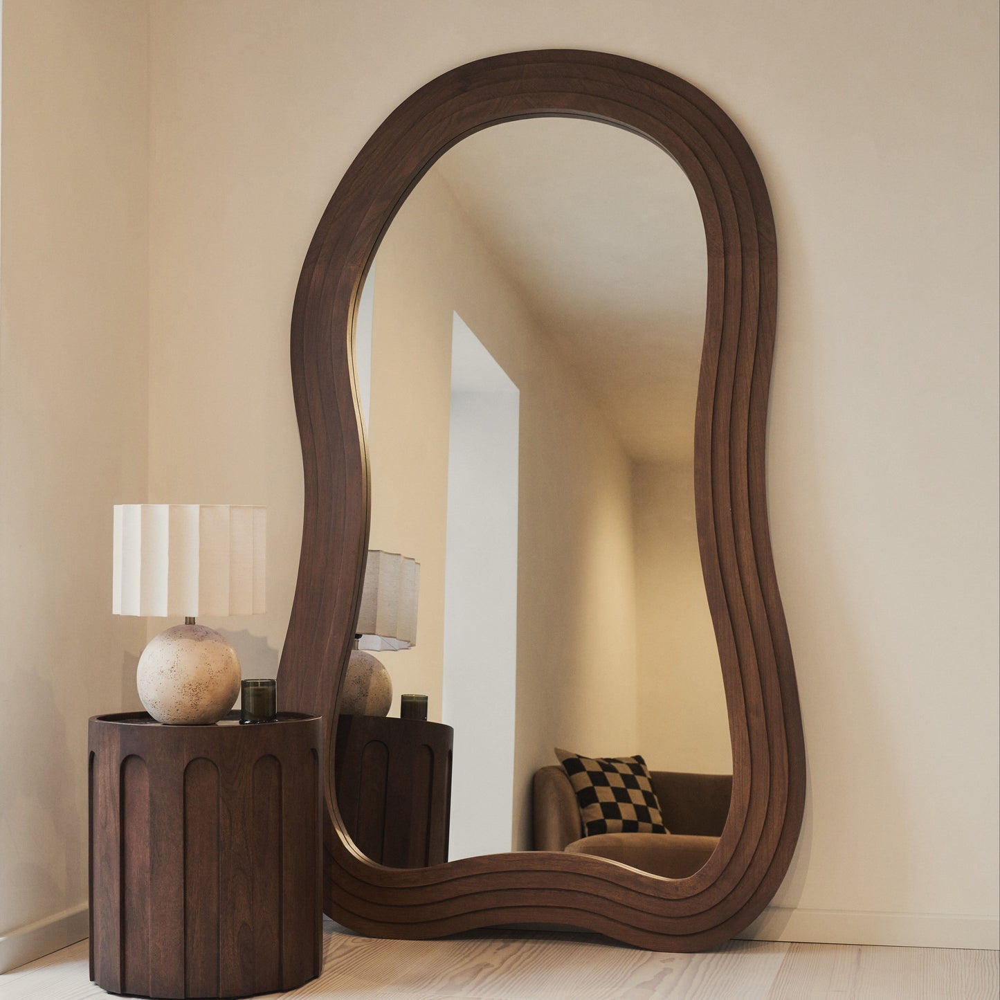 Luciana - Specchio Grande a Figura Intera Irregolare in Legno Scuro 200cm x 120cm