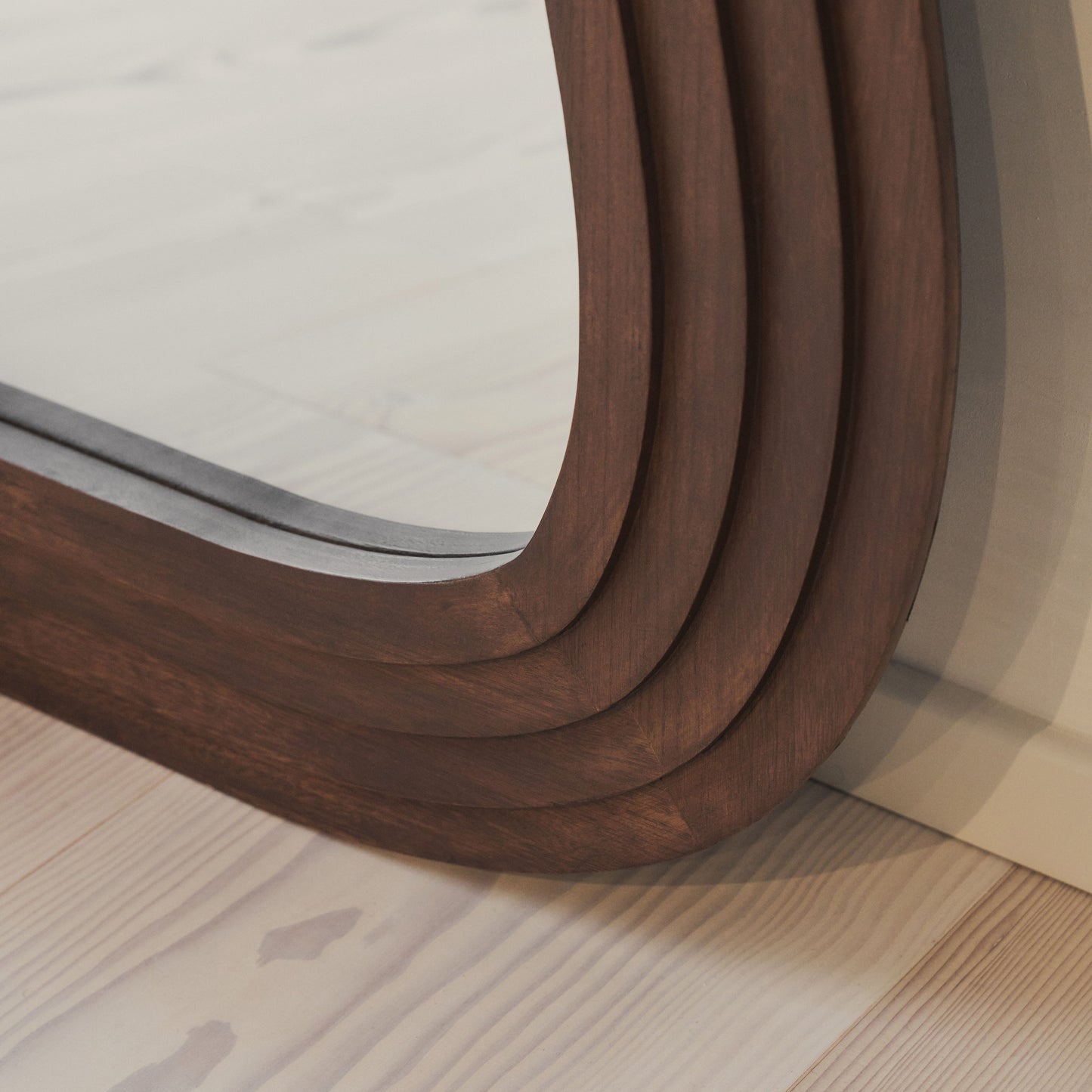 Luciana - Specchio Grande a Onde in Legno Scuro Intero 180cm x 105cm
