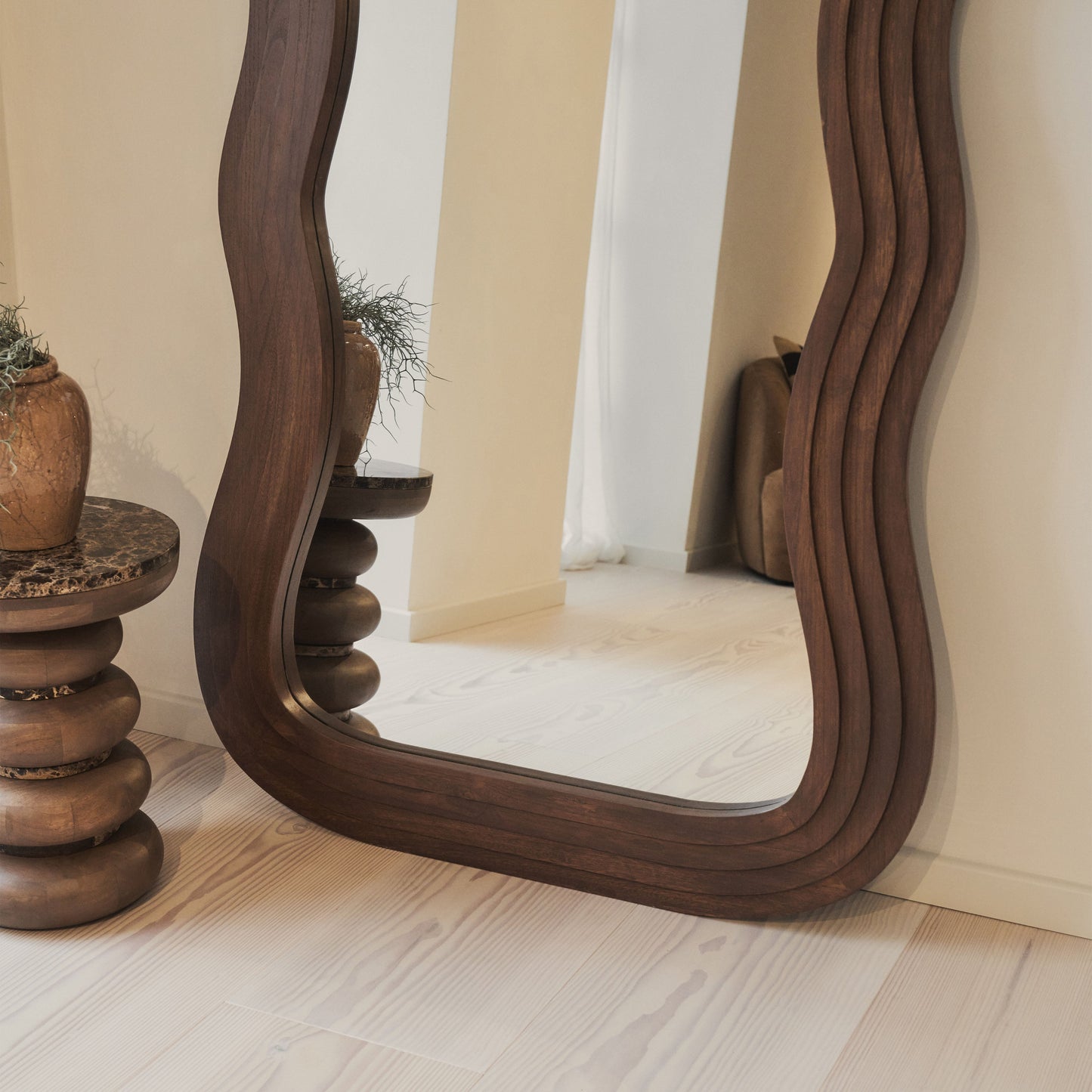 Luciana - Specchio Grande a Onde in Legno Scuro Intero 180cm x 105cm