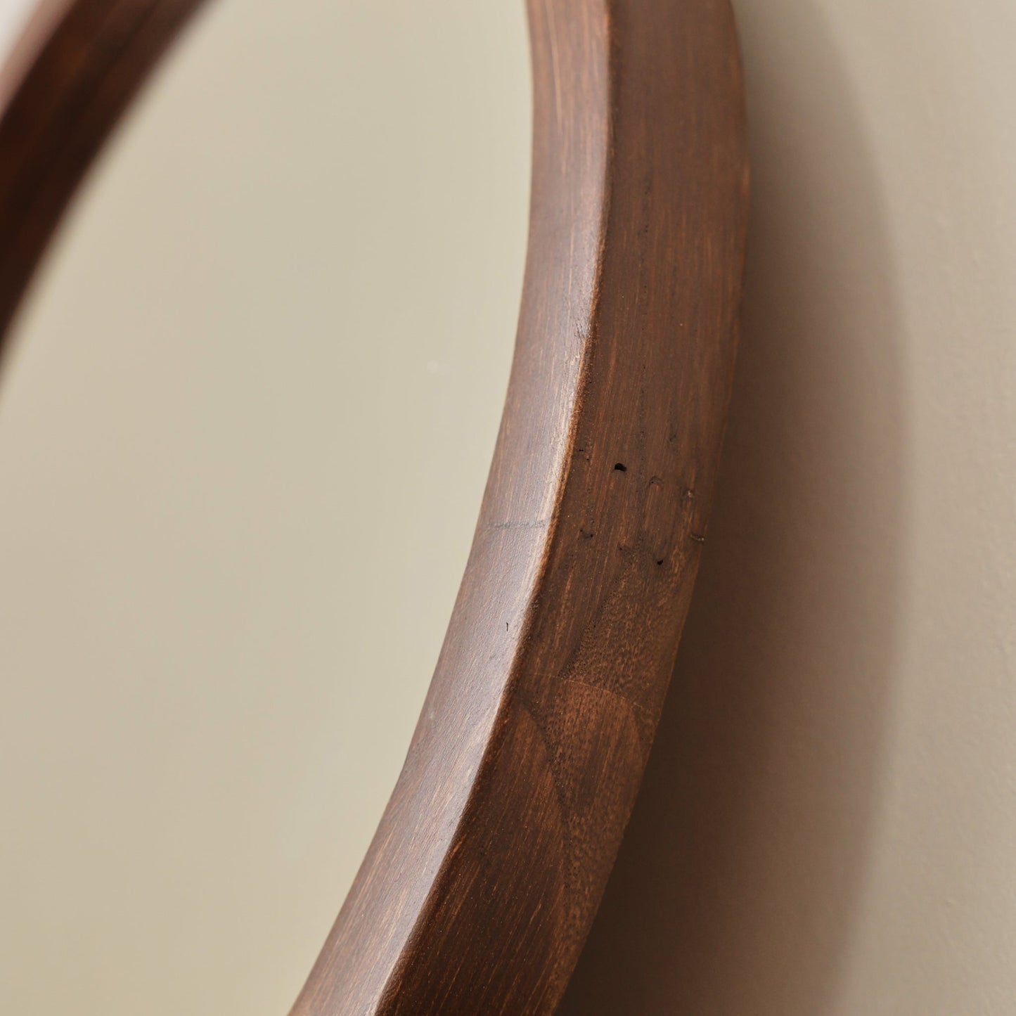 Arden - Specchio da Parete Rotondo in Legno Scuro 40cm x 40cm