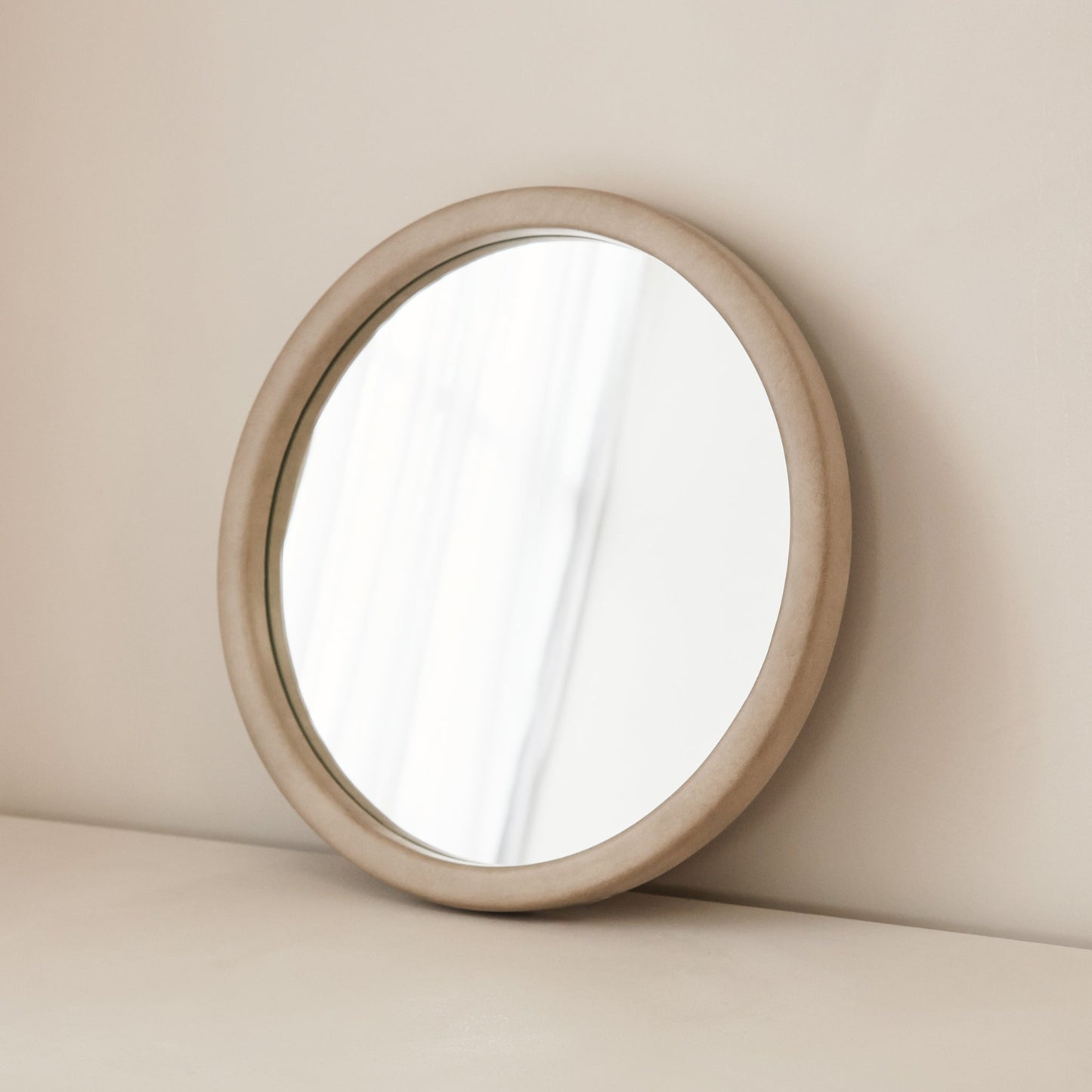 Arden - Specchio da Parete Tondo in Legno Cemento 40cm x 40cm