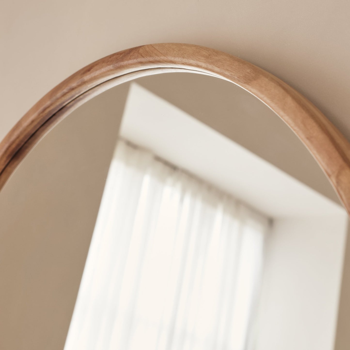 Arden - Specchio da Parete Rotondo in Legno Chiaro Grande 90cm x 90cm
