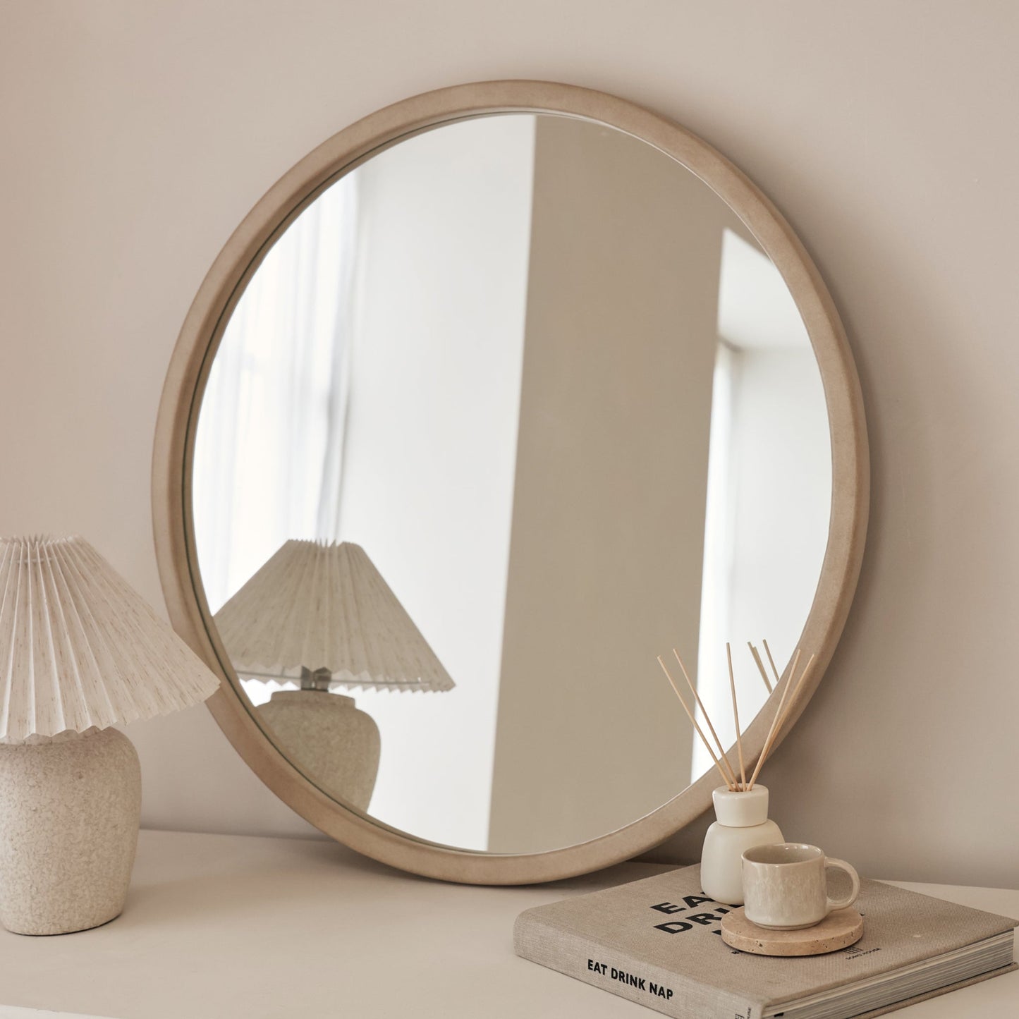 Arden - Specchio da Parete Tondo in Legno Cemento 70cm x 70cm
