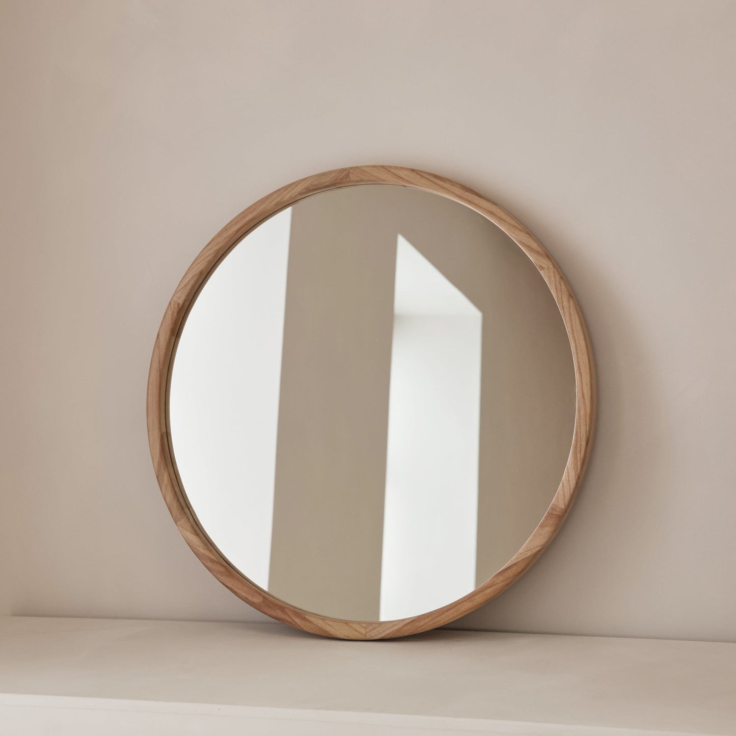 Arden - Specchio da Parete Rotondo in Legno Chiaro 70cm x 70cm