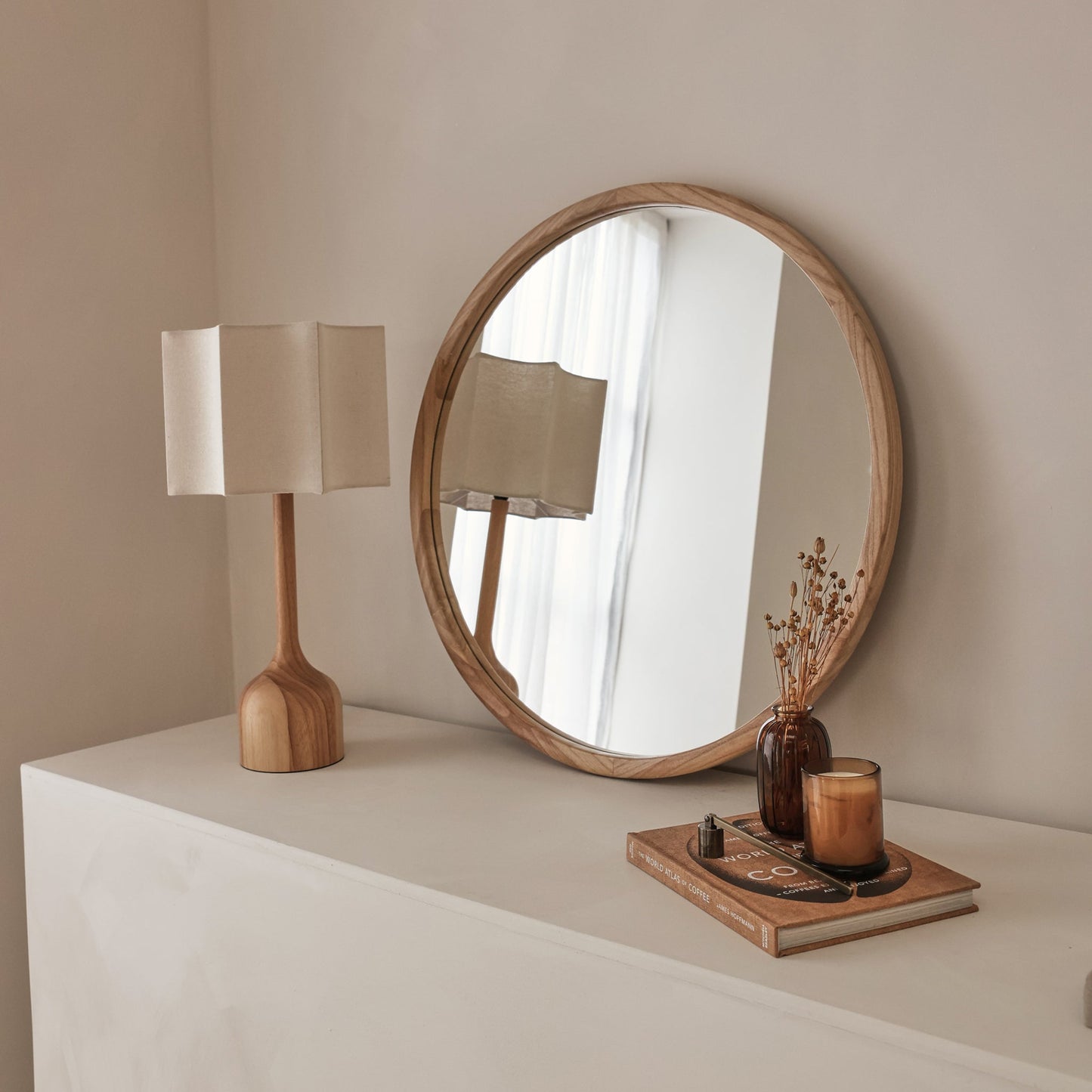 Arden - Specchio da Parete Rotondo in Legno Chiaro 70cm x 70cm
