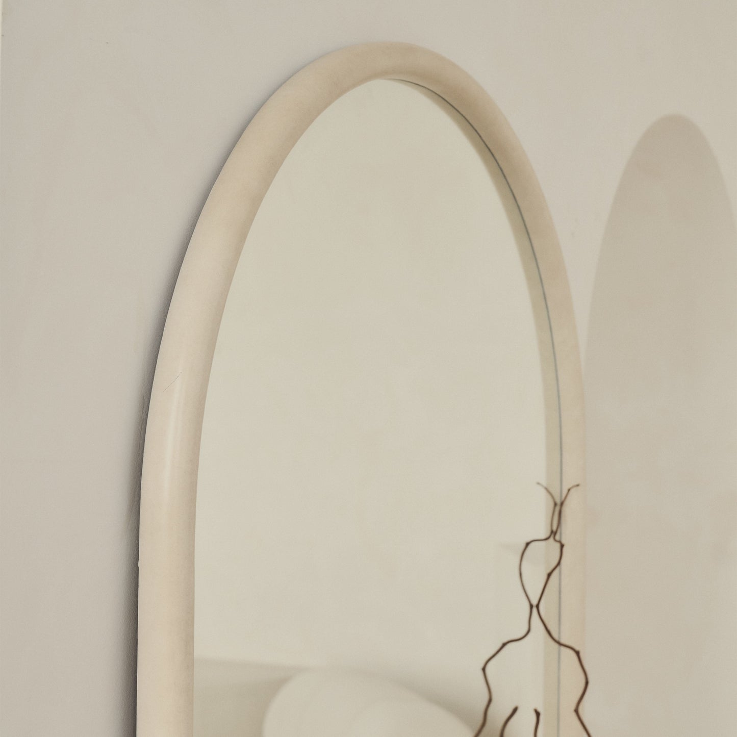 Amora - Specchio ad Arco Grande a Figura Intera in Cemento 190cm x 100cm