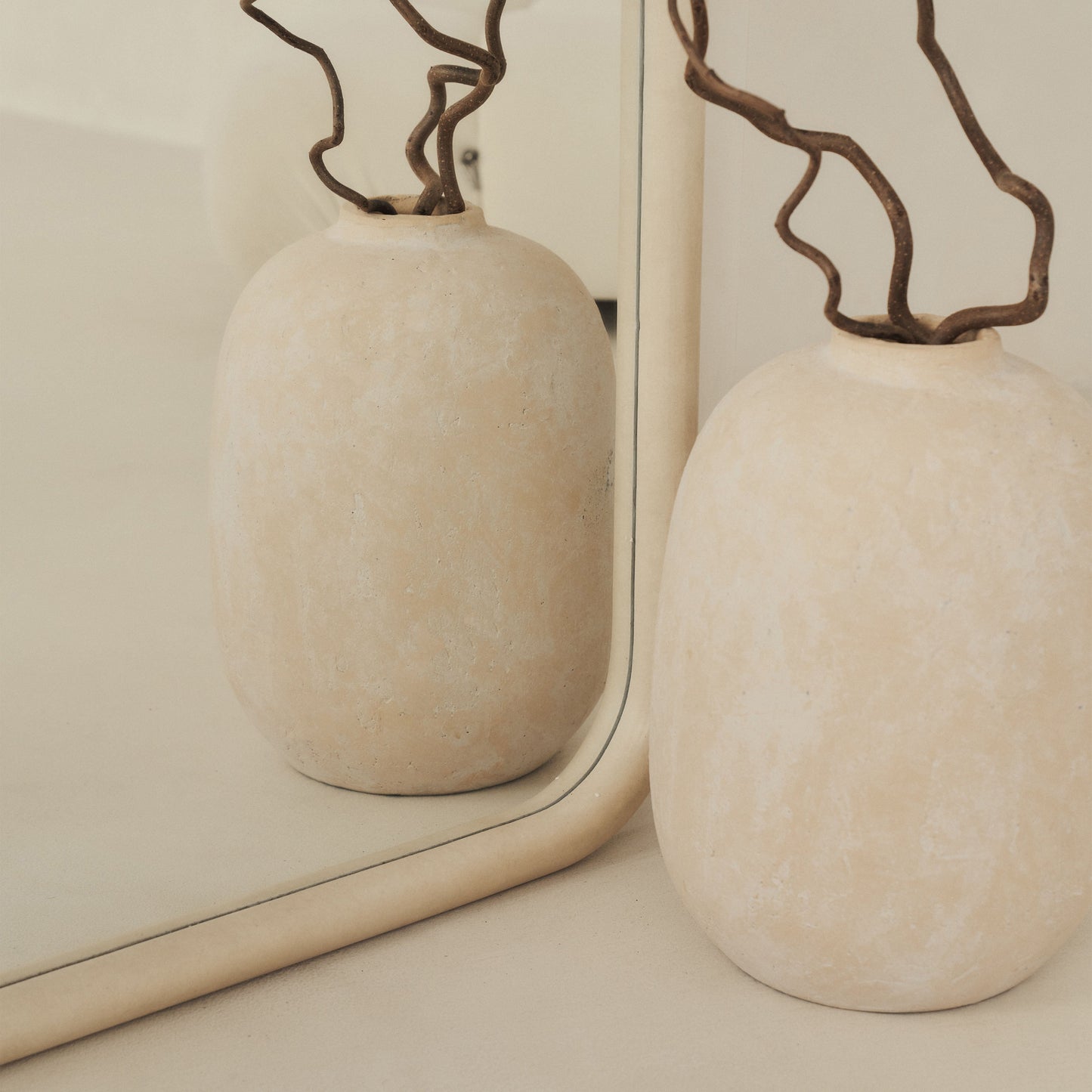 Amora - Specchio ad Arco Grande a Figura Intera in Cemento 190cm x 100cm